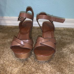 Cute brown wedges!!